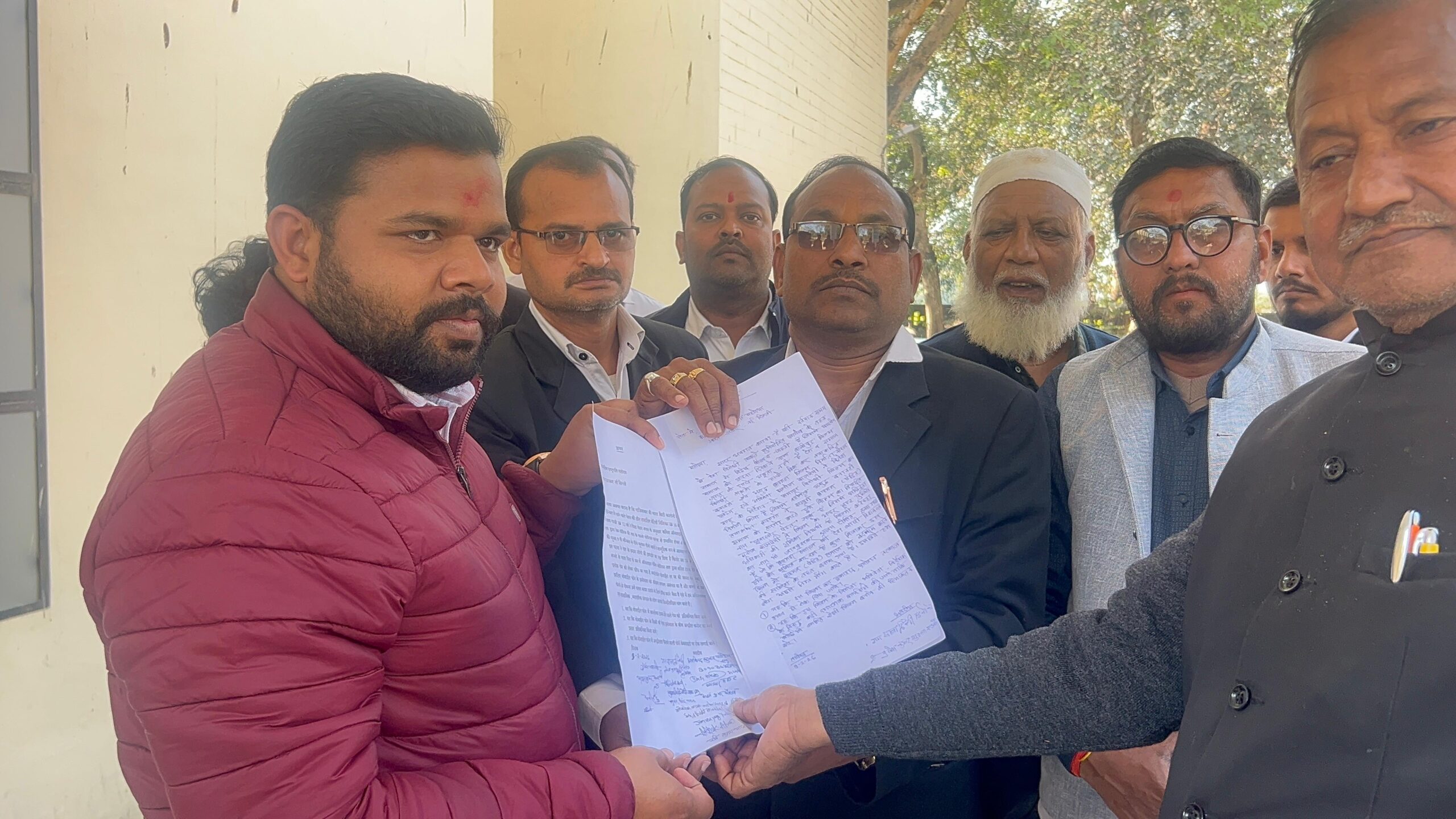 सीजेए जिला अध्यक्ष त्रिभुवन सिंह की मौजूदगी में मनाया गया राजेश यादव का जन्मदिन