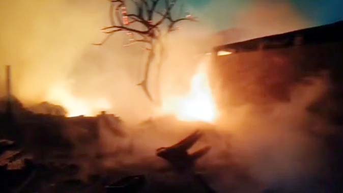 प्लास्टिक गोदाम में लगी आग