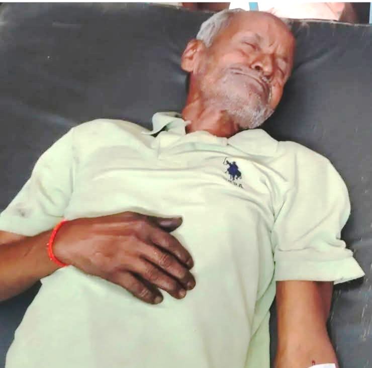 ओला बारिश से चौपट फसल देख किसान ने पी डाई