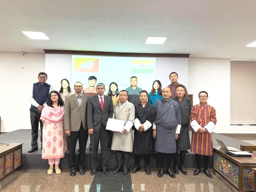 पड़ोसी प्रथमः भारत ने विकास कार्यों के लिए भूटान को सौंपे 42 करोड़ रुपये