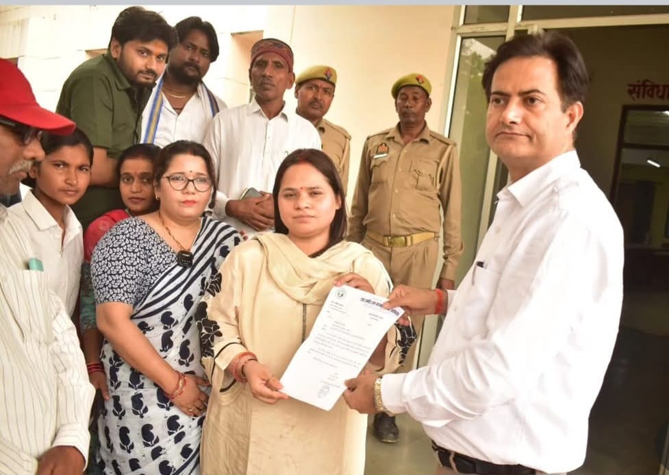 किसानों की समस्याओं को लेकर राष्ट्रीय अध्यक्ष ने जिला अधिकारी को दिया ज्ञापन