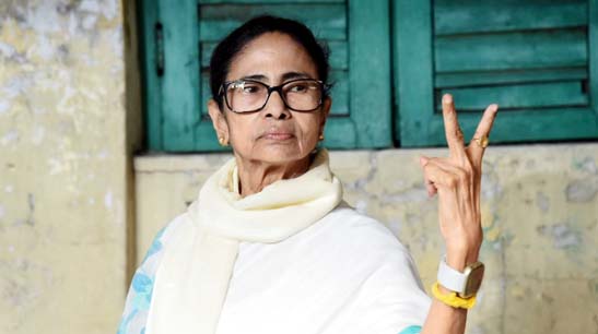 करारी हार के बाद अकेली पड़ीं ममता: कांग्रेस और लेफ्ट ने साथ आने से किया इनकार, टीएमसी को भ्रष्ट पार्टी बताया