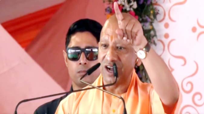 देवबंद में मंच से गरजे सीएम योगी