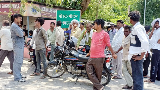 विवाहित प्रेमिका और प्रेमी ने खाया जहर, खेत में पड़े मिले शव