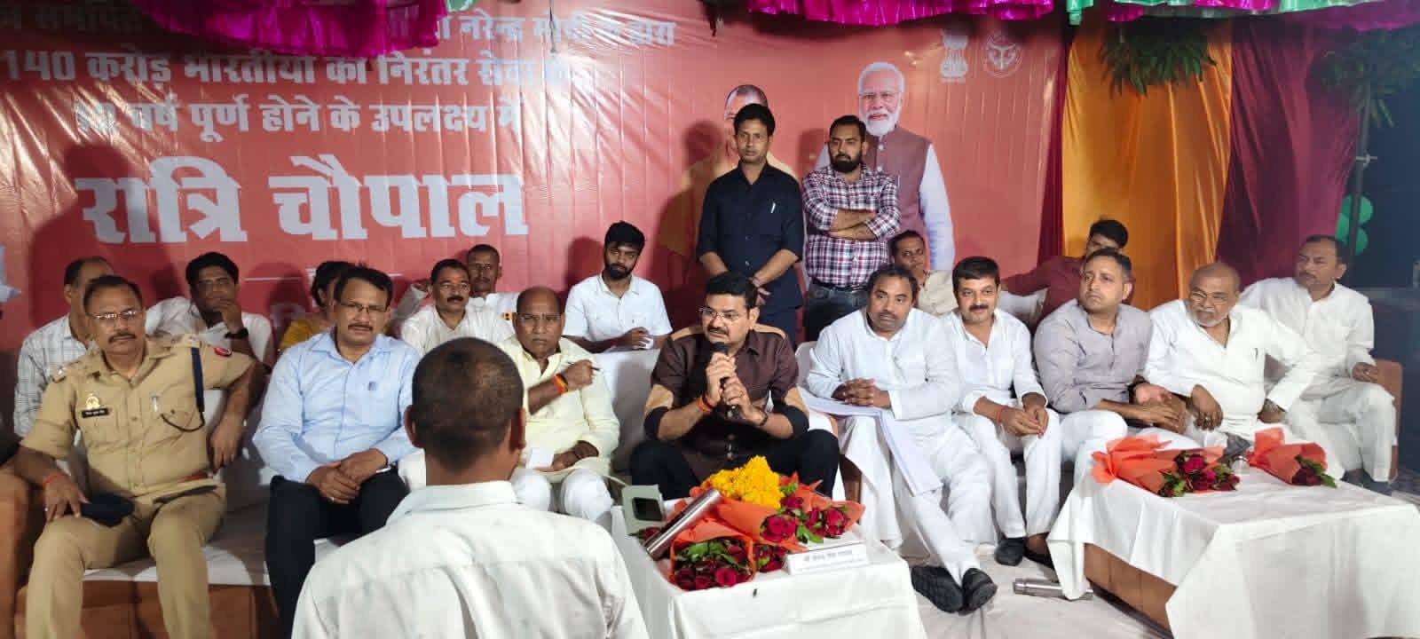 प्रभारी मंत्री संजय गंगवार ने रगौली में लगाई जन चौपाल