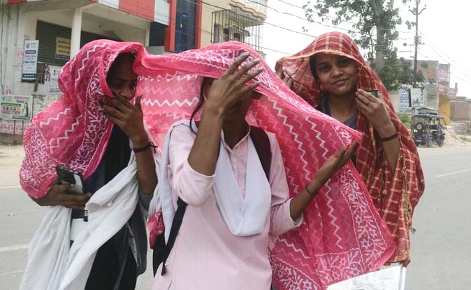 चुभती-जलती गर्मी का मौसम, राहत मिलने की उम्मीद कम, और बढ़ेगा पारा; बारिश अभी दूर