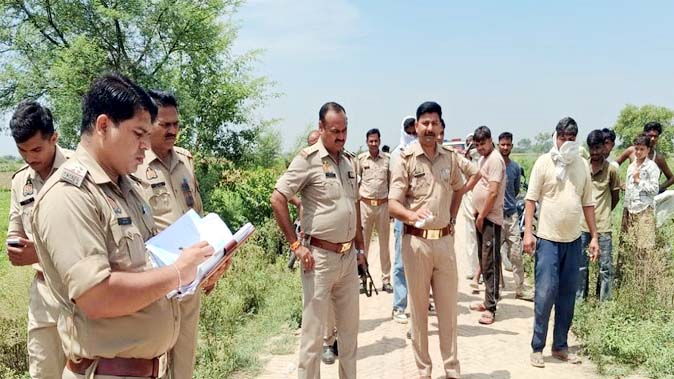 बंबा में मिला अज्ञात युवक का शव, पुलिस जांच में जुटी