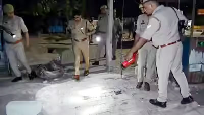 15 मिनट तक दो पक्षों में ताबड़तोड़ फायरिंग और पथराव, दोनों गुटों के दो लोगों की मौत