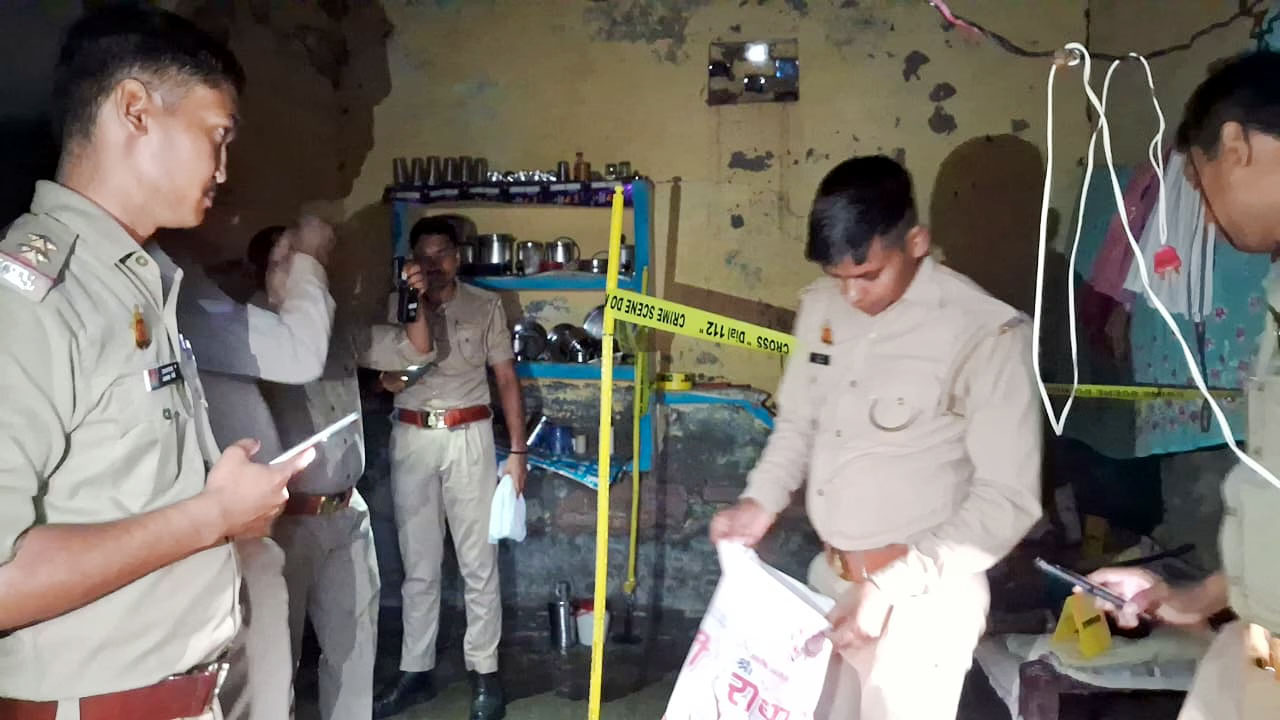 बुजुर्ग महिला की गला रेतकर हत्या