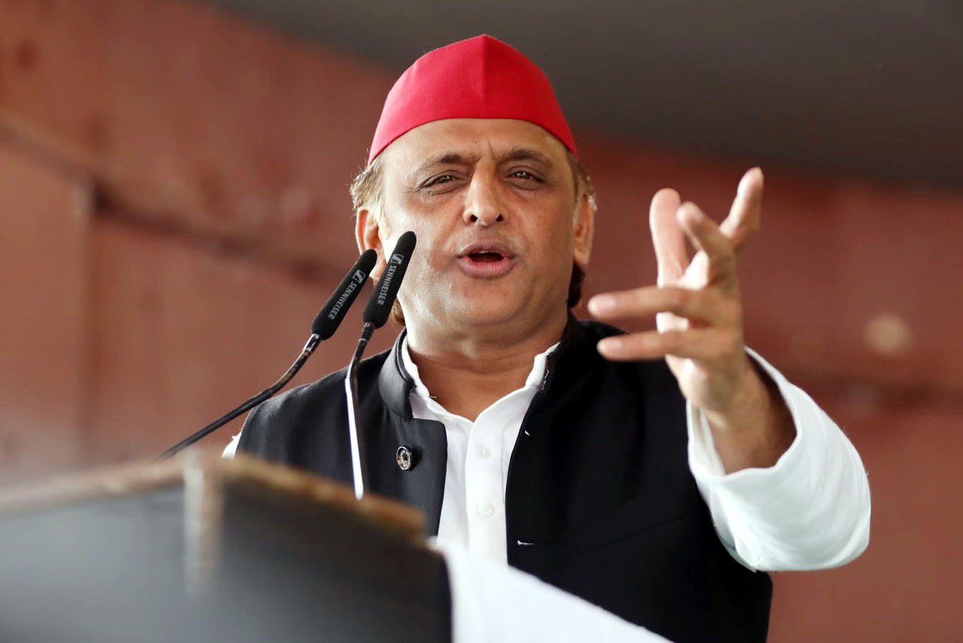 अखिलेश का सीएम योगी पर तंज, बोले- आज का युवा बेरोजगारी-गरीबी से जूझ रहा